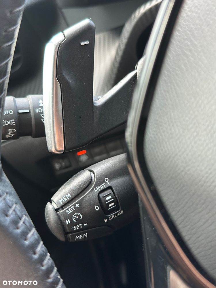 Peugeot 2008 1.2 PureTech Allure Pack S&S EAT8 - 26
