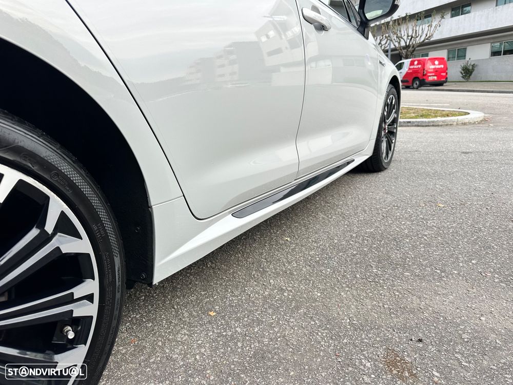 Toyota Corolla 1.8 Hybrid GR-Sport - 27