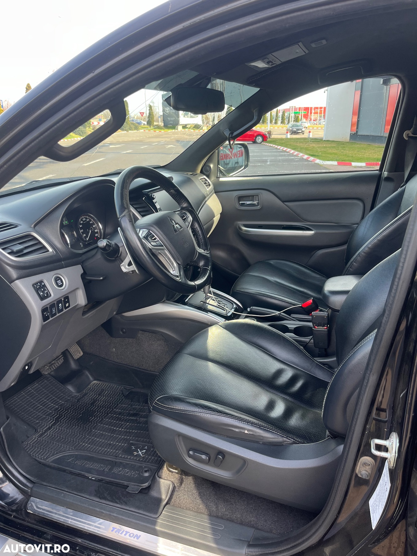 Mitsubishi L200 Double Cab 2.4 DI-D Intense Aut. - 8