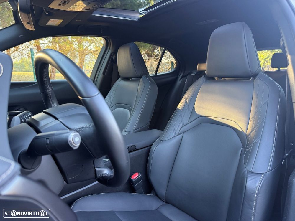 Lexus UX 250h F Sport - 28