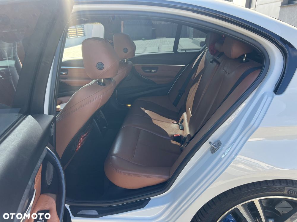 BMW Seria 3 340i Edition M Sport Shadow - 11