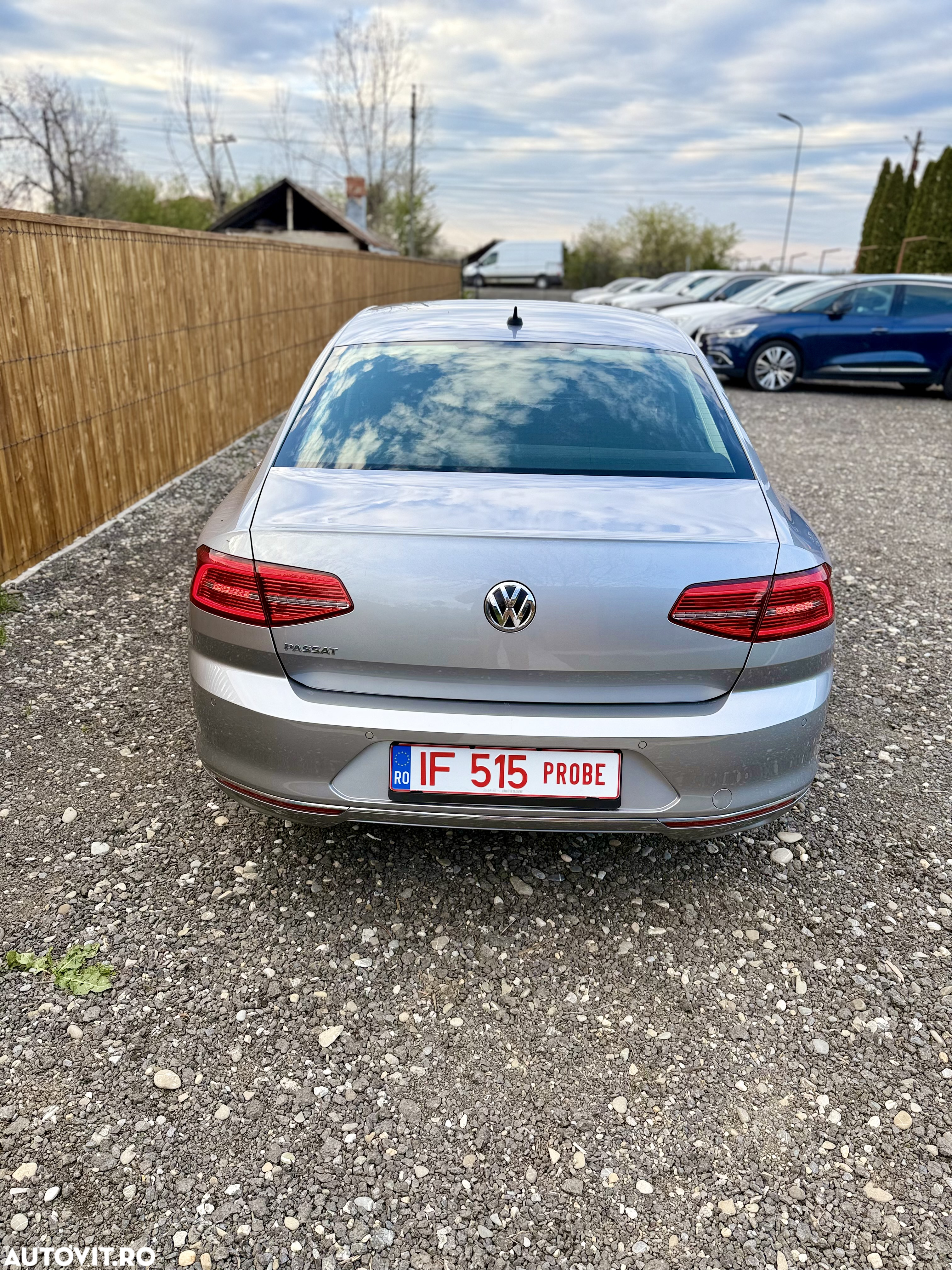 Volkswagen Passat 1.6 TDI DSG Comfortline - 9