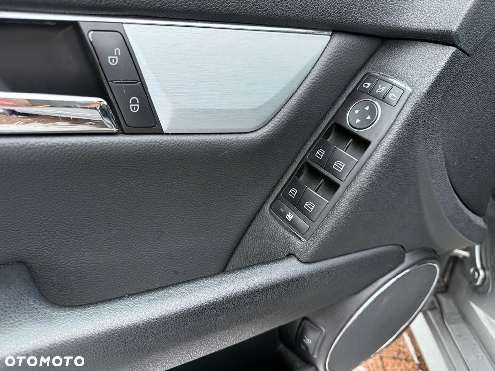 Mercedes-Benz Klasa C 200 Kompressor Avantgarde - 31