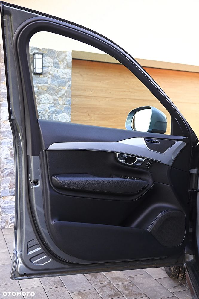Volvo XC 90 T5 AWD Momentum - 22