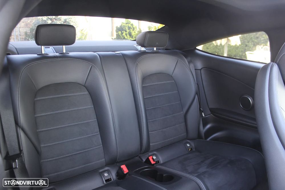Mercedes-Benz C 220 d 9G-TRONIC AMG Line Plus - 24