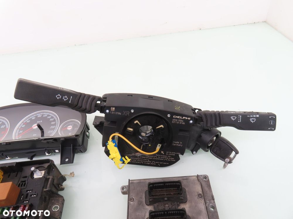 STACYJKA STEROWNIK OPEL VECTRA C 2.2  Z 22 SE 12571663AL 13112784 13125489 - 15