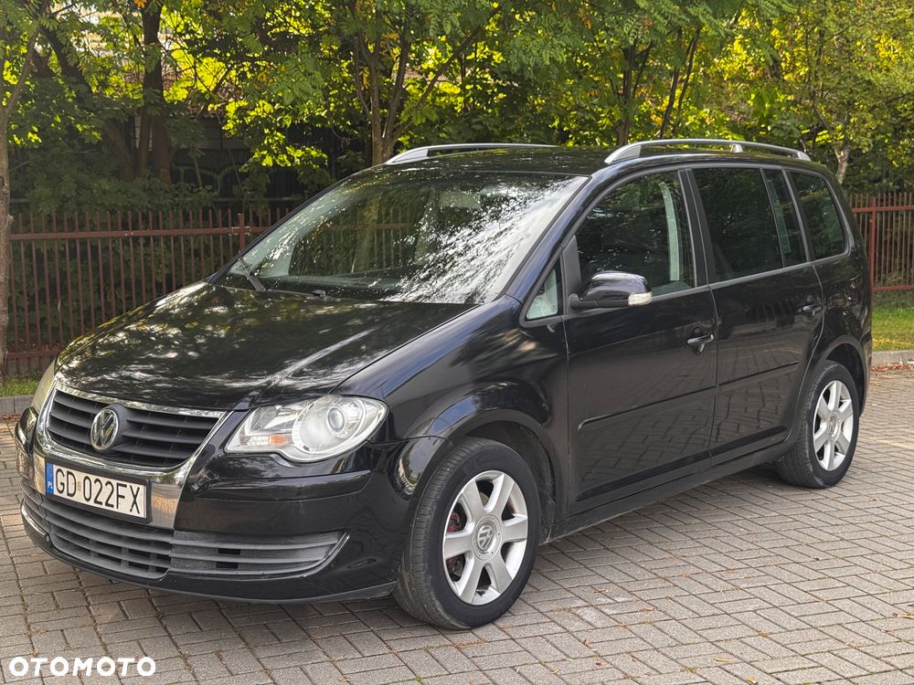 Volkswagen Touran 2006 photo 2