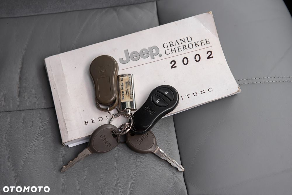 Jeep Grand Cherokee - 31