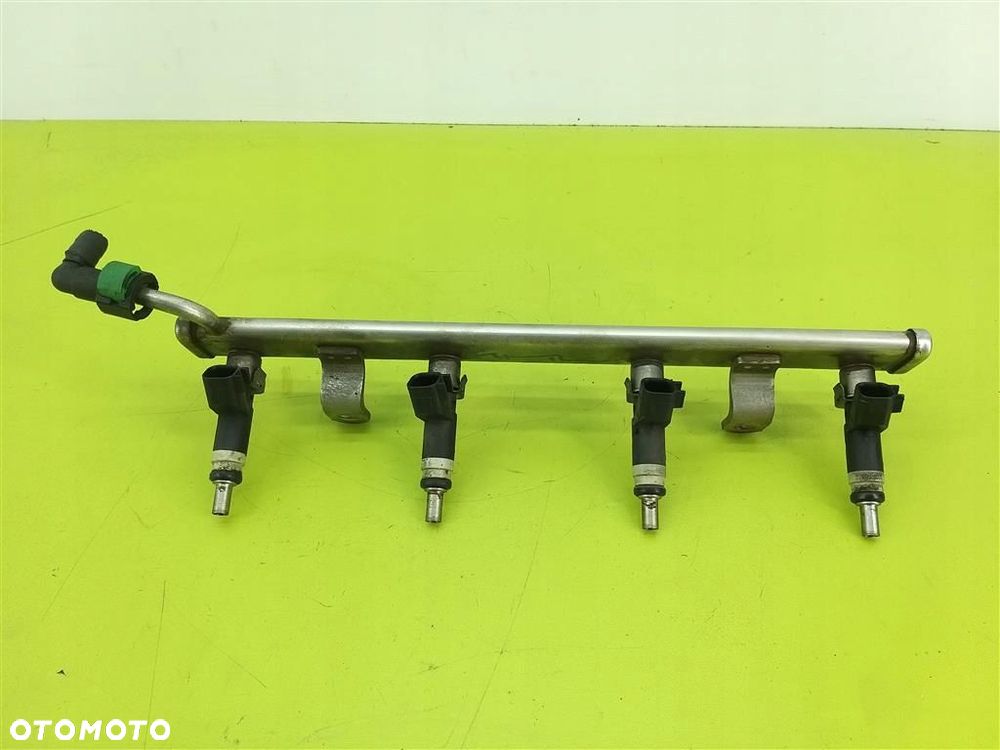 Listwa wtryskiwaczy Dodge Caliber 2.0 B 04891577AB 6093W06888 - 3