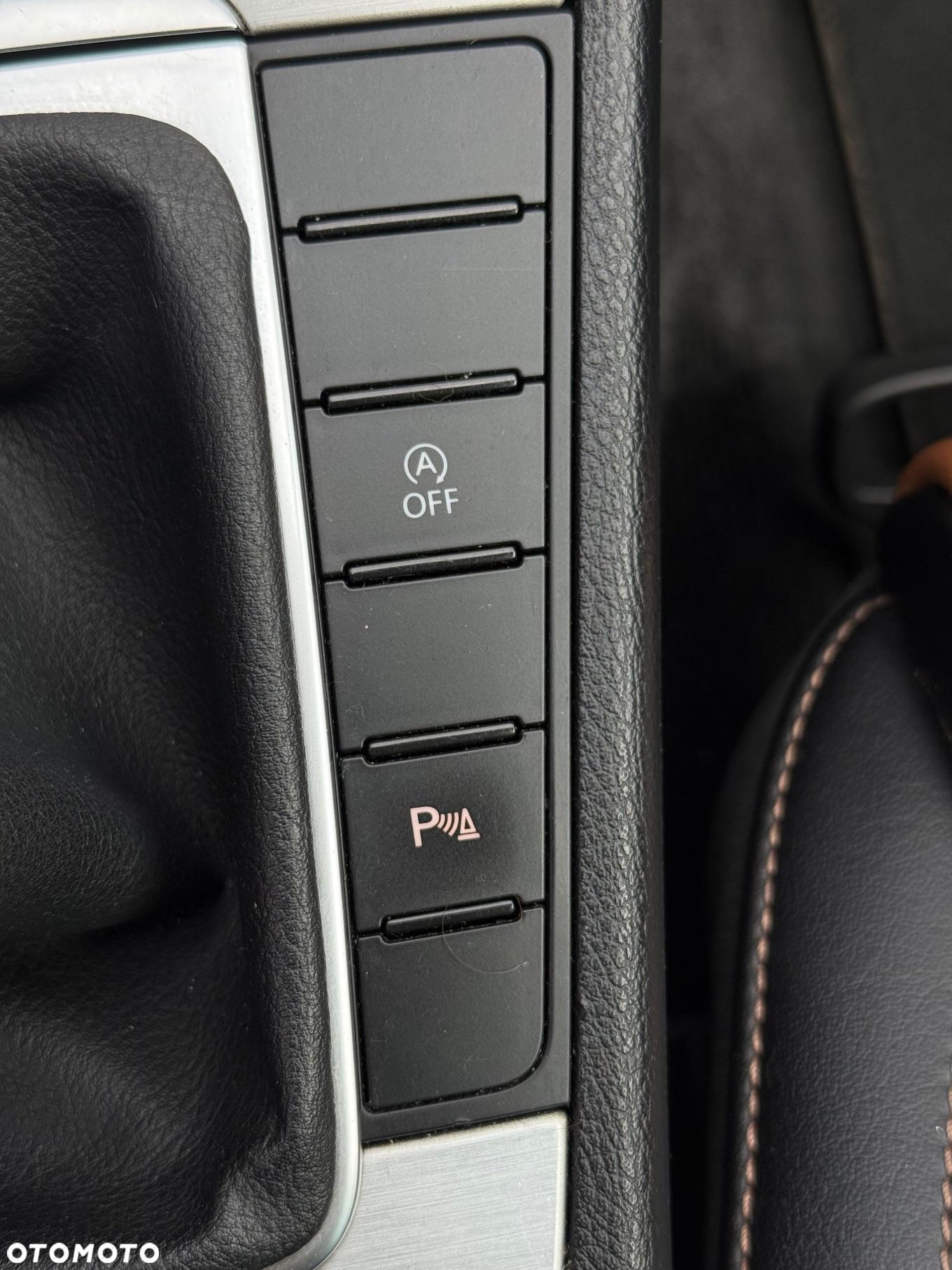 Volkswagen Passat 2.0 TDI Highline R-Style - 25