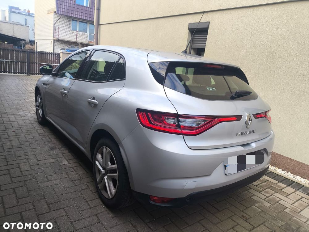 Renault Megane TCe 140 GPF EDC ZEN - 11