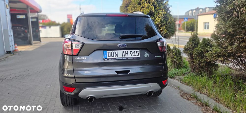 Ford Kuga 1.5 EcoBoost 2x4 Titanium - 12