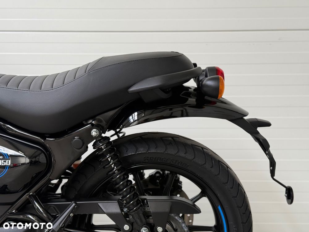 Royal Enfield HNTR - 32