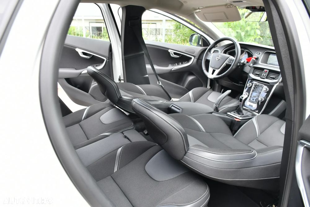 Volvo V40 D2 Summum - 19