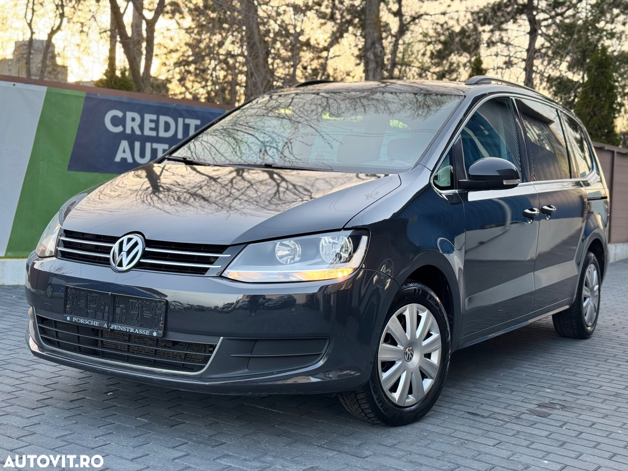 Volkswagen Touran 1.9 TDI Conceptline - 12