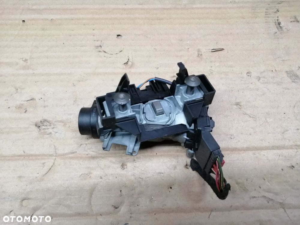 Skoda Rapid 1.2 86KM CBZ CBZA CBZG zestaw startowy komputer Continental 03F906070HA 5WP44882 stacyjka immo moduły licznik i inne - 18