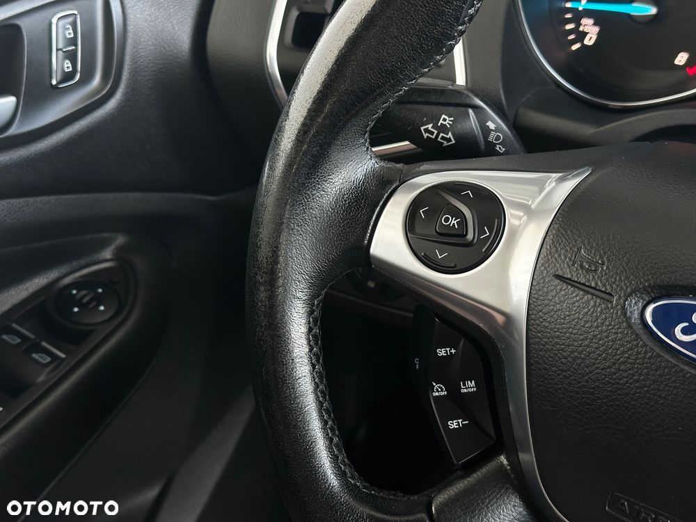 Ford Kuga - 22