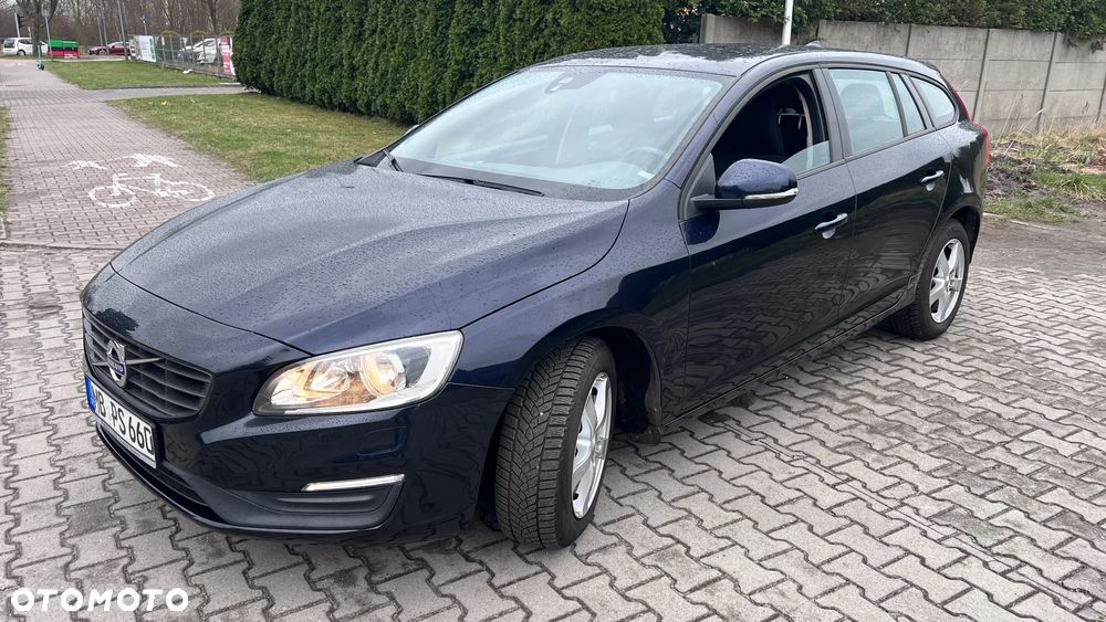 Volvo V60 D2 Momentum - 2