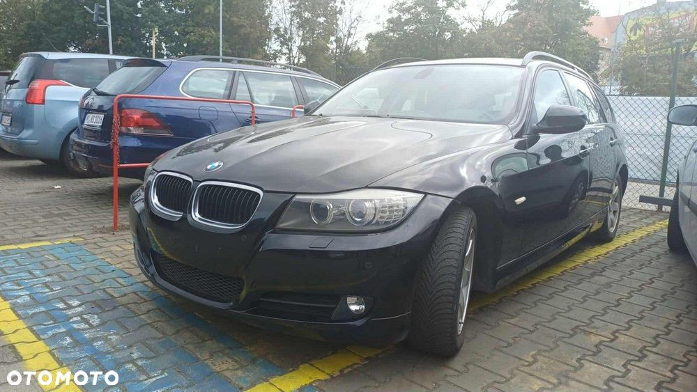 BMW Seria 3 318i Touring Edition Lifestyle
