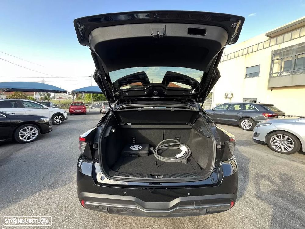 MG MG4 64 kWh Luxury - 43