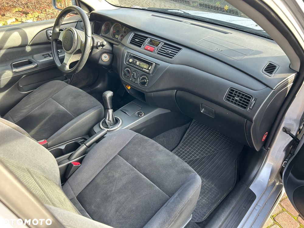 Mitsubishi Lancer 1.6 Sport - 25