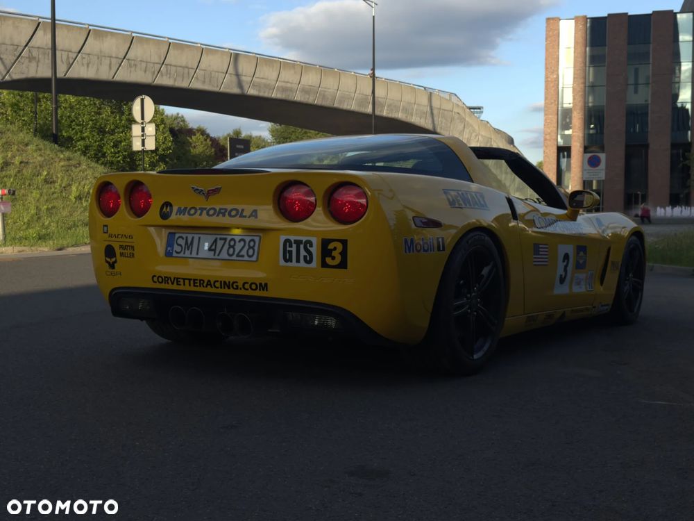 Chevrolet Corvette - 11
