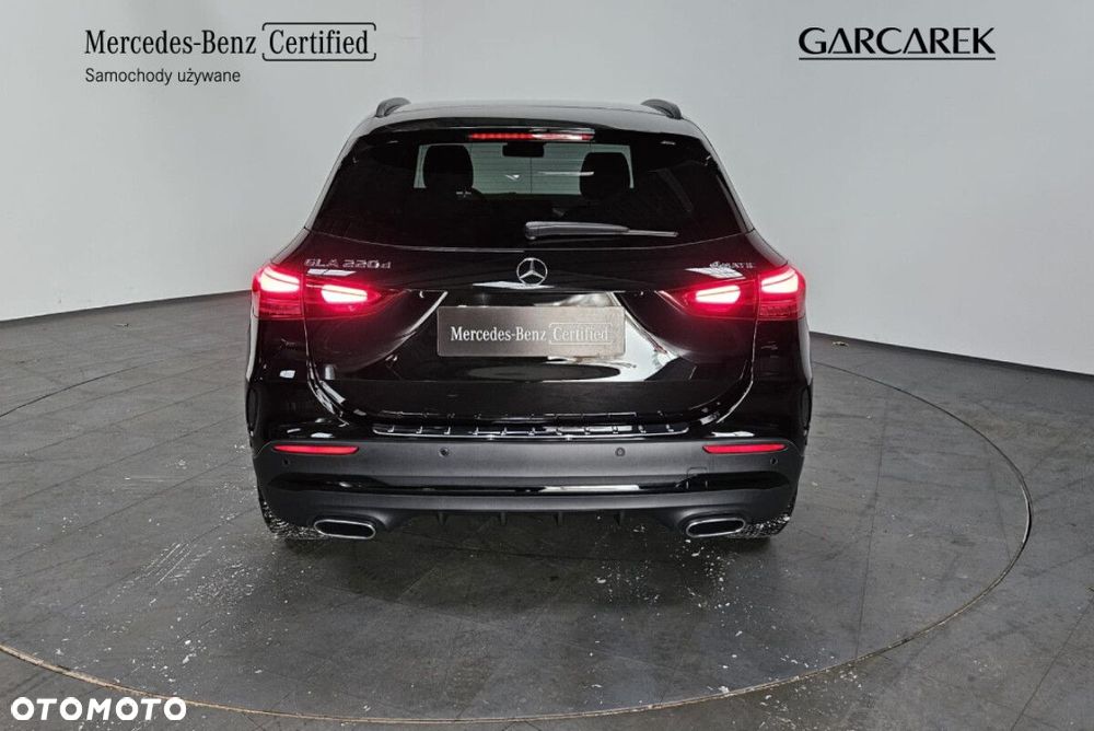Mercedes-Benz GLA 220 d 4-Matic AMG Line - 8