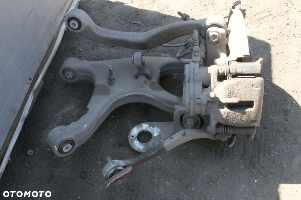 wahacz lewy tył Audi A4 B8 2.7 TDI - 1