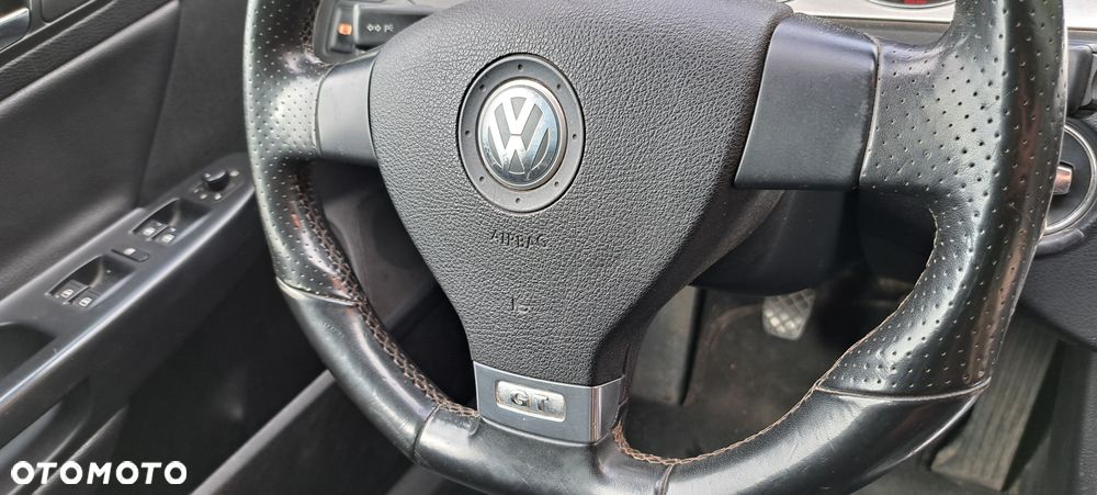 Volkswagen Passat 2.0 TDI DPF Sportline - 11