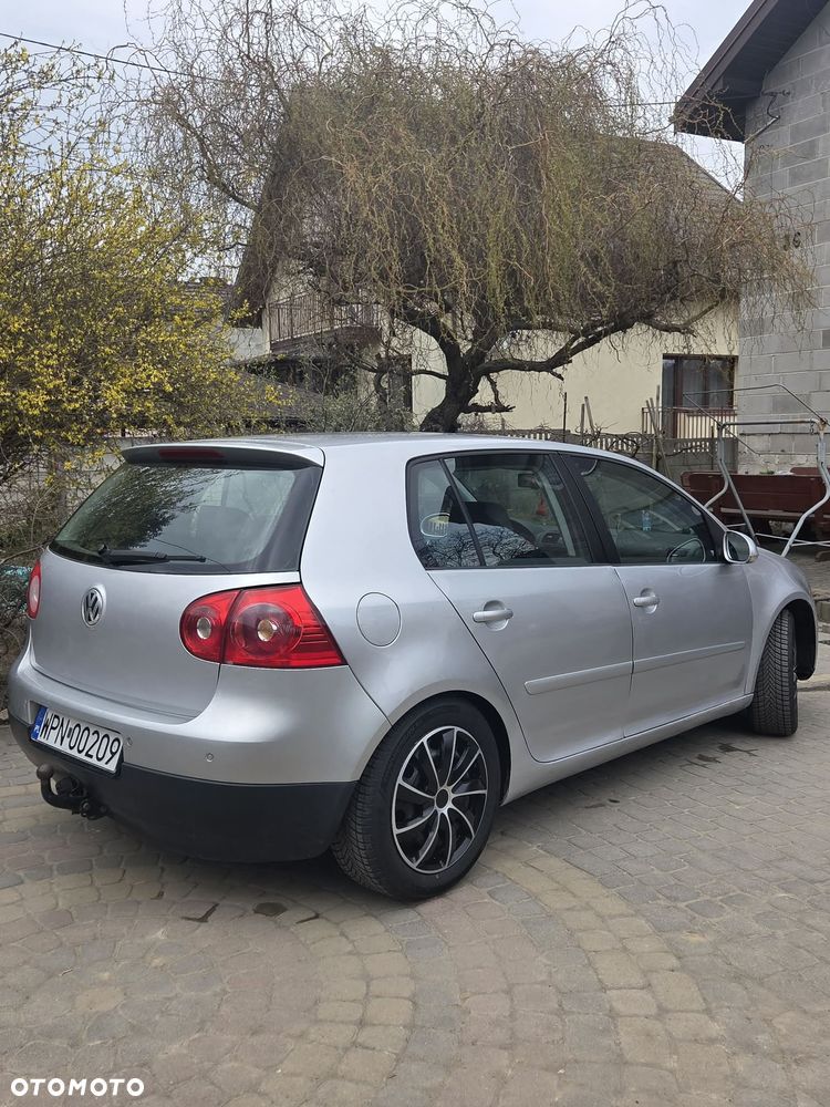 Volkswagen Golf 1.6 FSI United - 6