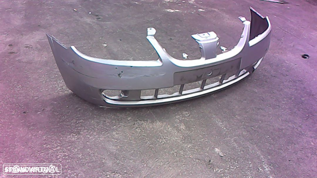 parachoque Nissan almera n16 - 2