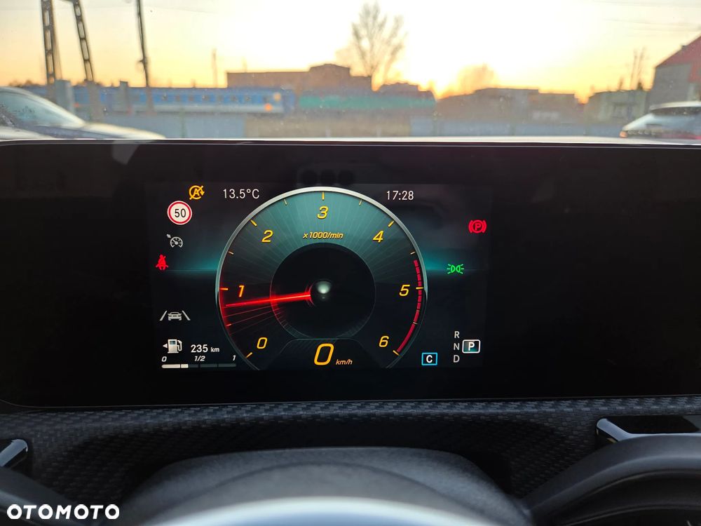 Mercedes-Benz CLA 180 d 8G-DCT - 21