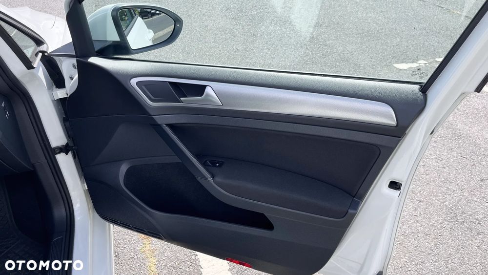 Volkswagen Golf VII 1.4 TSI BMT Comfortline - 25