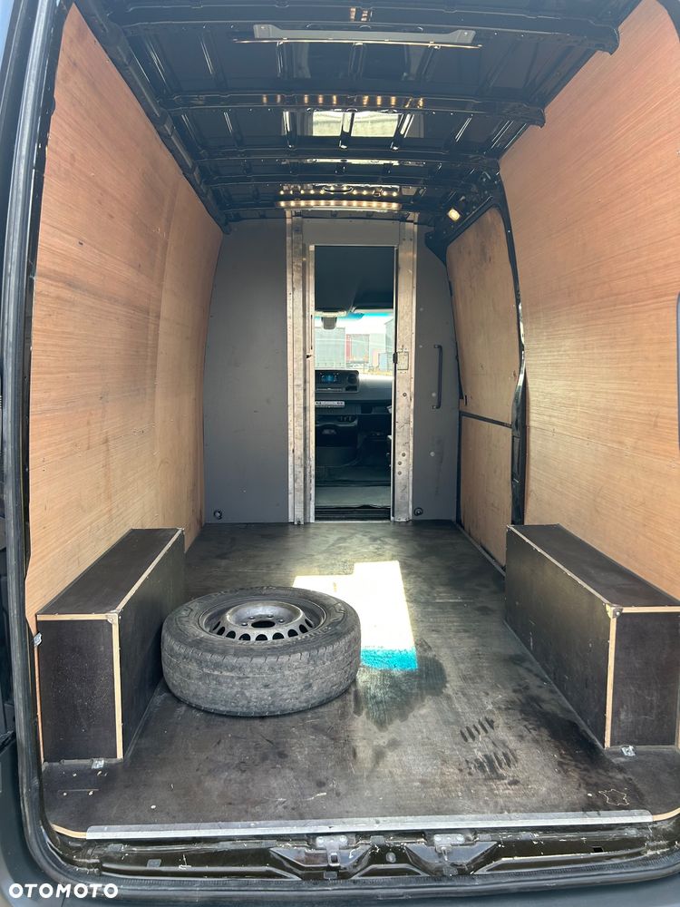 Mercedes-Benz Sprinter - 5