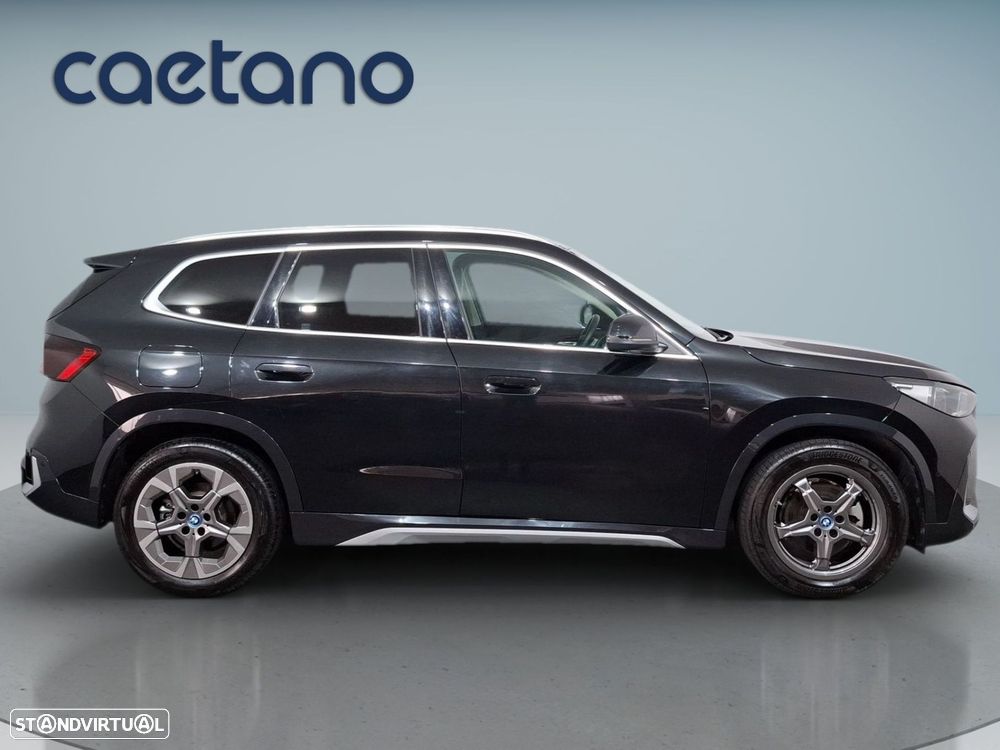 BMW iX1 eDrive20 — fotografia 9
