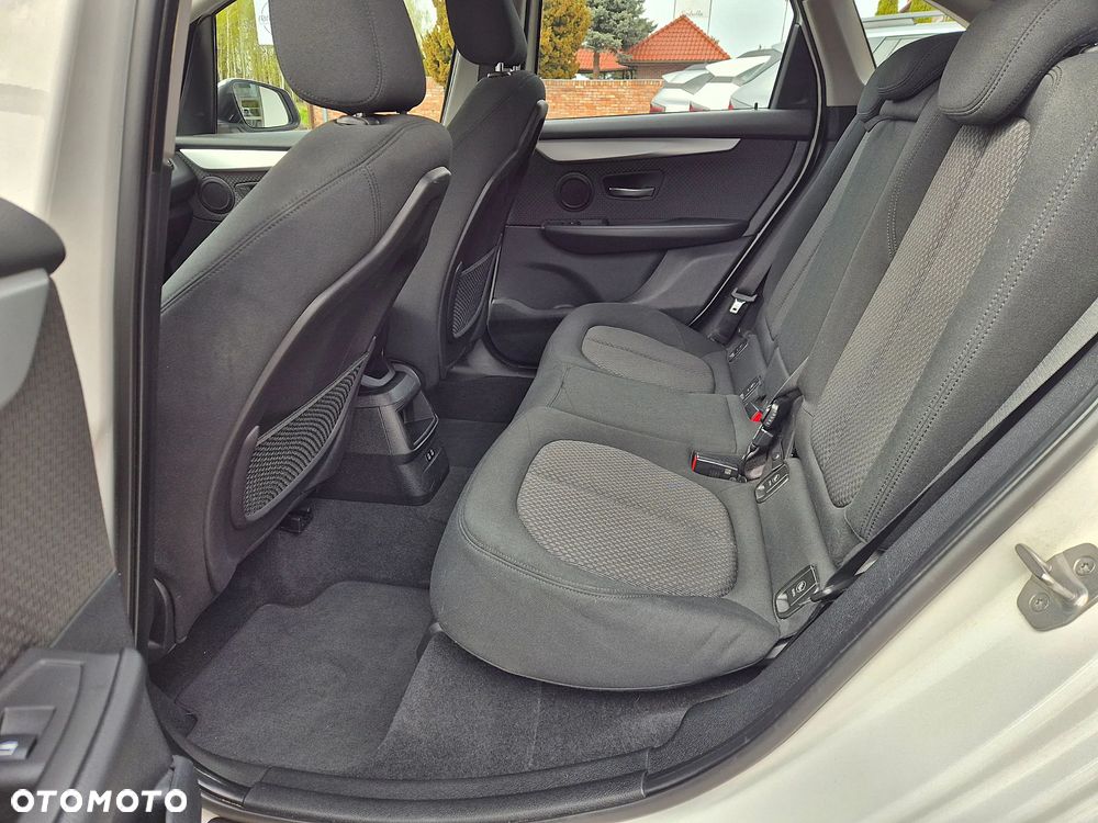 BMW Seria 2 218i - 15