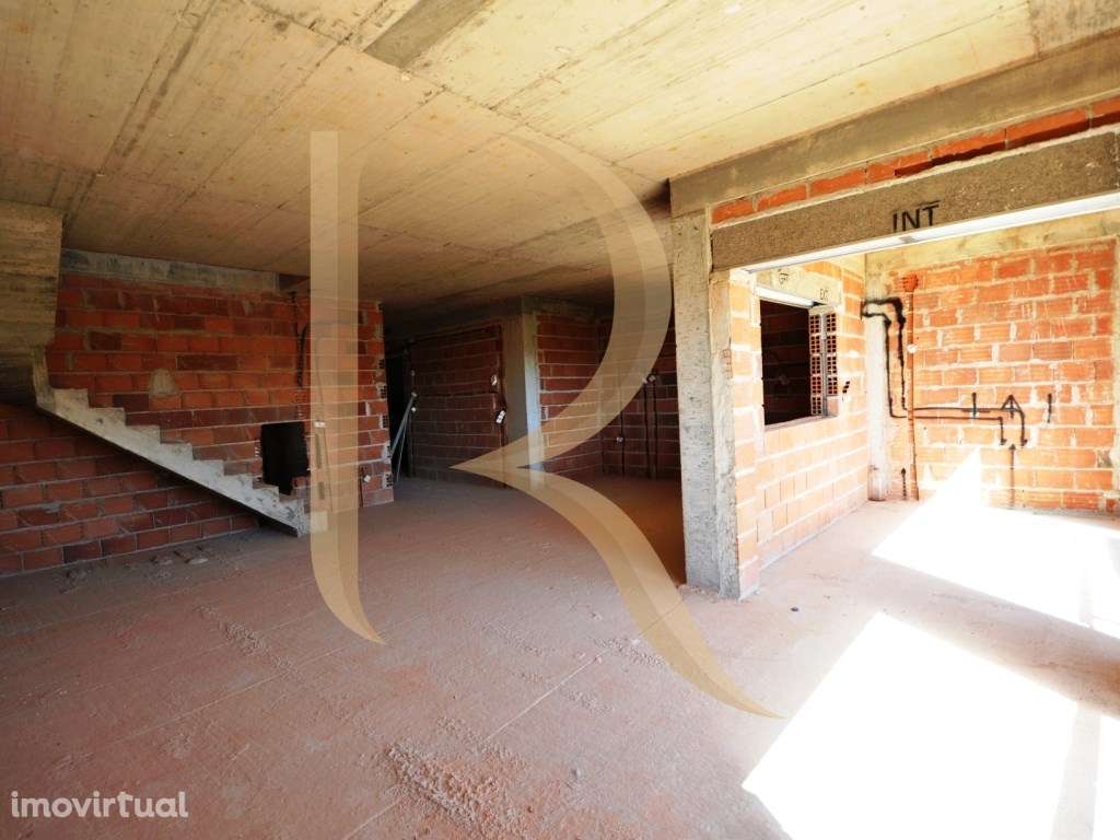Apartamento duplex T2+2 novo com garagem e sótão em Vale de Milhaço... - Grande imagem: 3/17