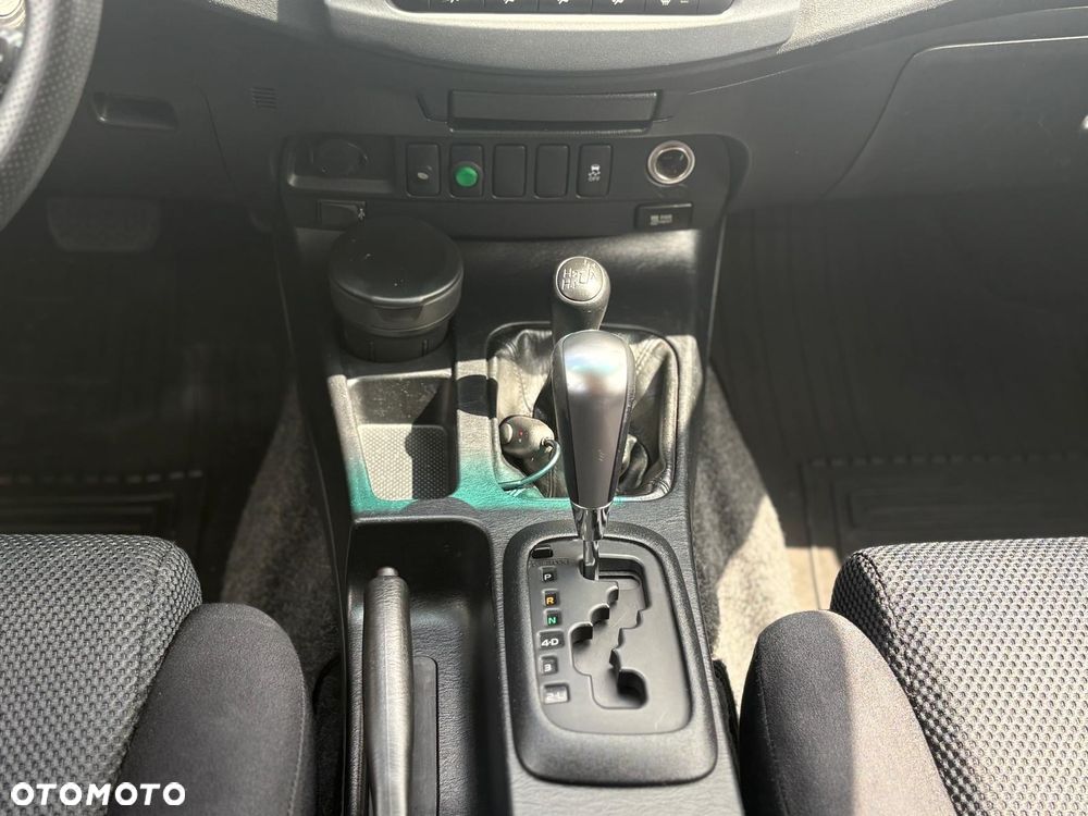 Toyota Hilux 3.0 D-4D SR5 - 16