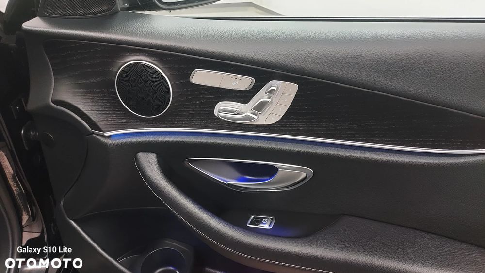 Mercedes-Benz Klasa E 300 de 4-Matic AMG/Avantgarde - 19