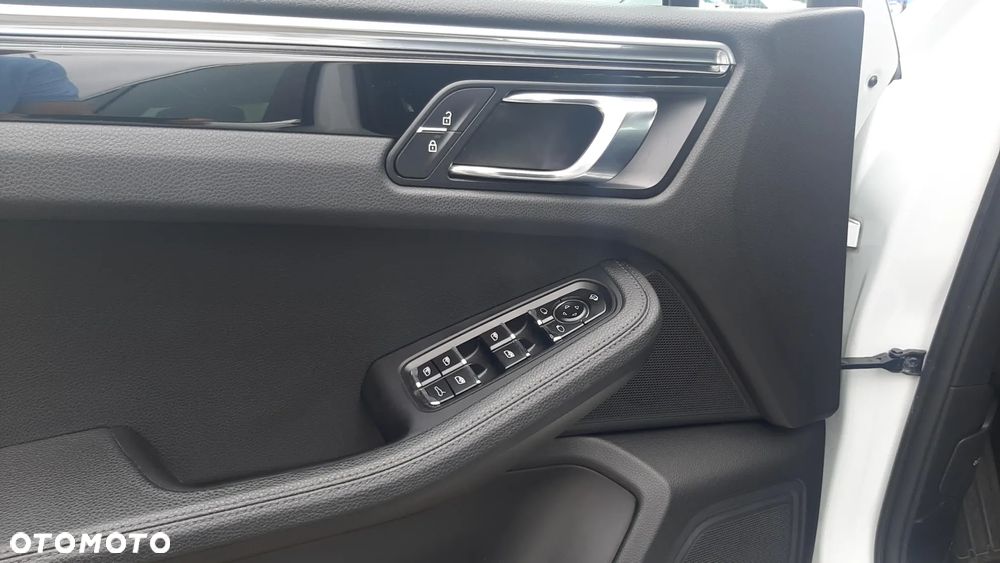 Porsche Macan - 11