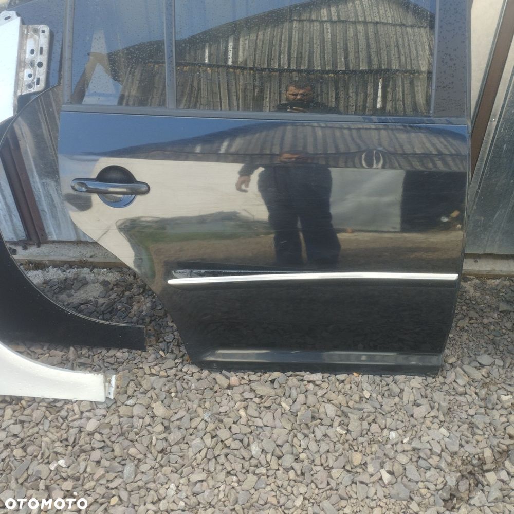 Volkswagen Touran 1t lift drzwi tył prawe kompletne lc9x Europa - 2