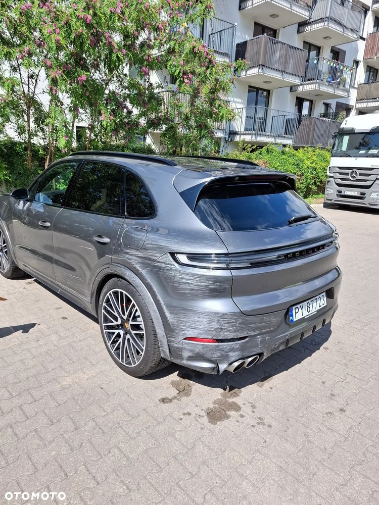 Porsche Cayenne - 16