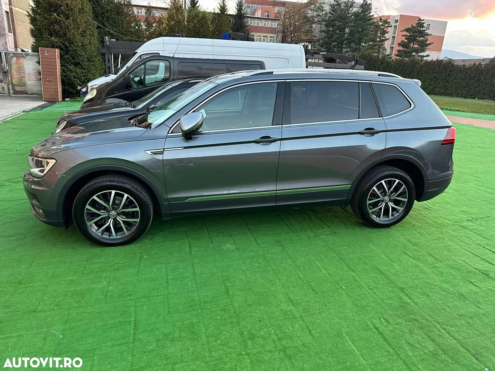 Volkswagen Tiguan Allspace 2.0 TDI DSG Life - 1