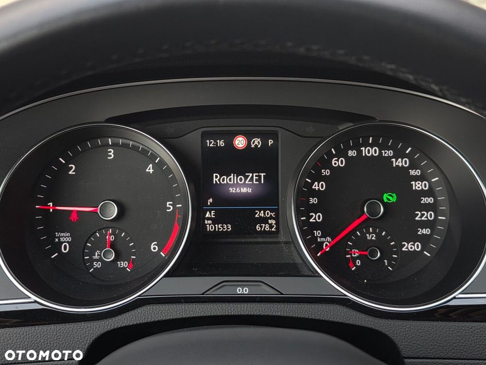 Volkswagen Passat Variant 2.0 TDI EVO Business DSG - 25