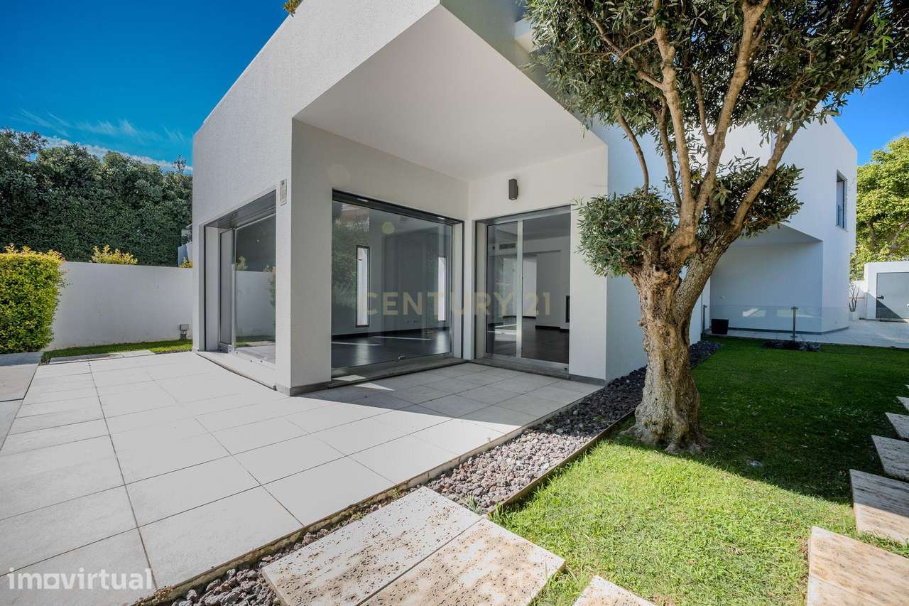 Moradia T5 Contemporânea com Piscina e Jardim Privativo – São Pedro do - Grande imagem: 3/55
