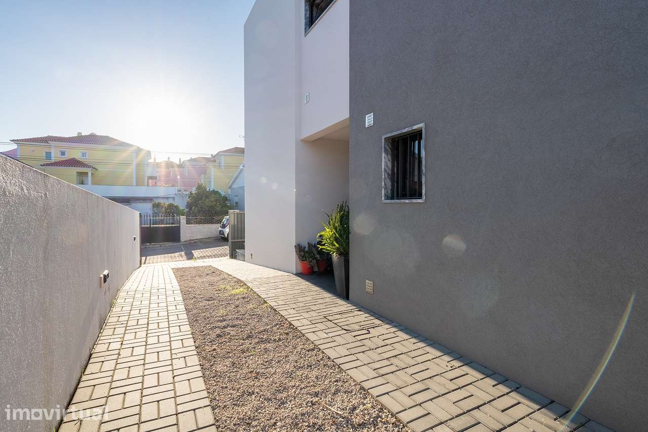 Encante-se com a sofisticação e o conforto desta moradia moderna em Ma - Grande imagem: 5/57