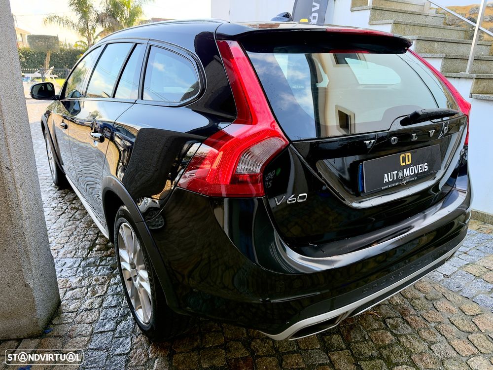 Volvo V60 Cross Country 2.0 D3 Momentum - 21