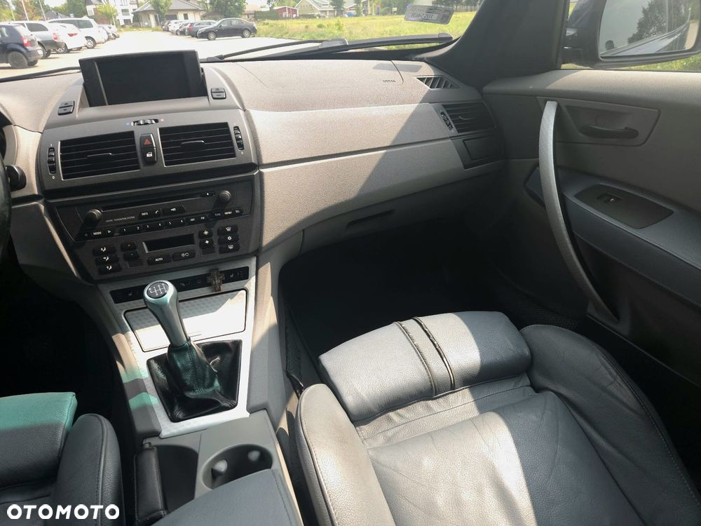 BMW X3 3.0d - 25