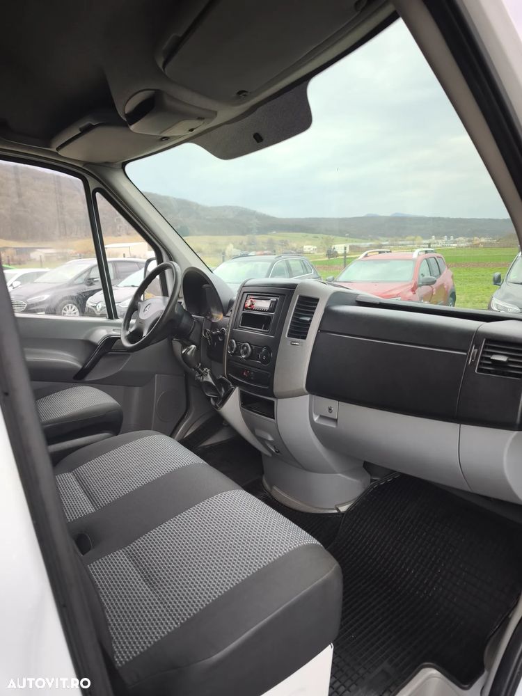 Mercedes-Benz Sprinter - 23