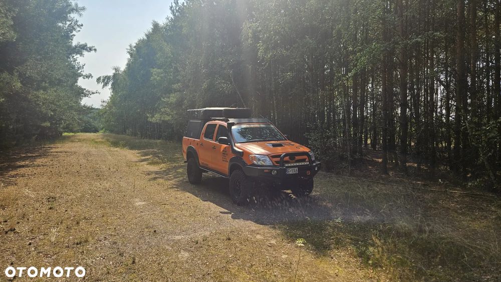 Toyota Hilux 2.5 D-4D DLX + - 1